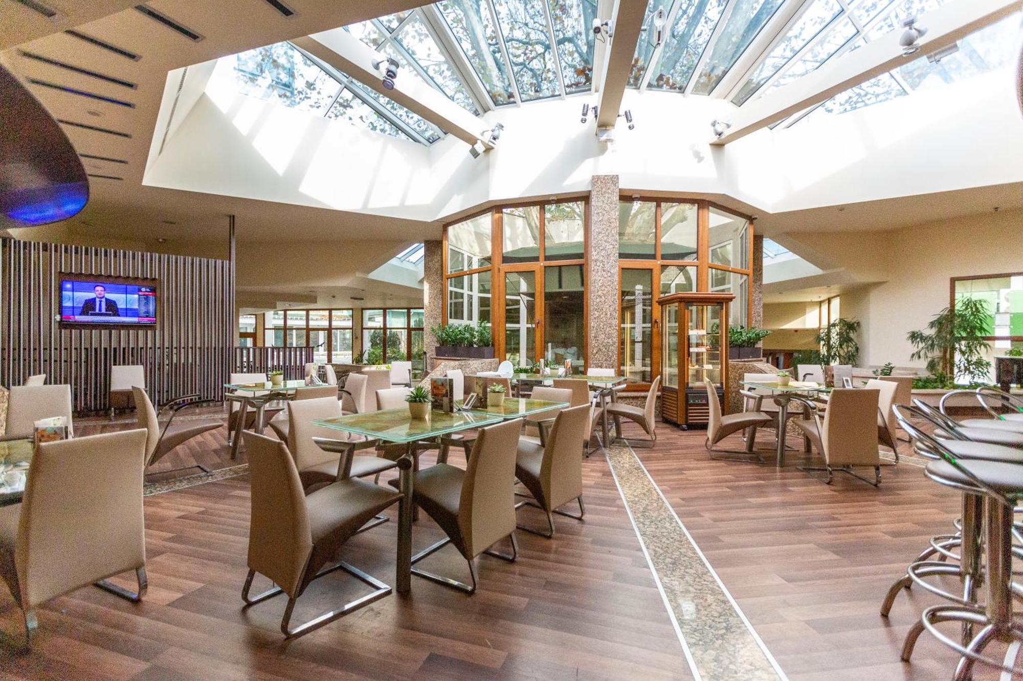 Spa Residence Carbona Heviz Apartments Kakadu 203 A Екстер'єр фото